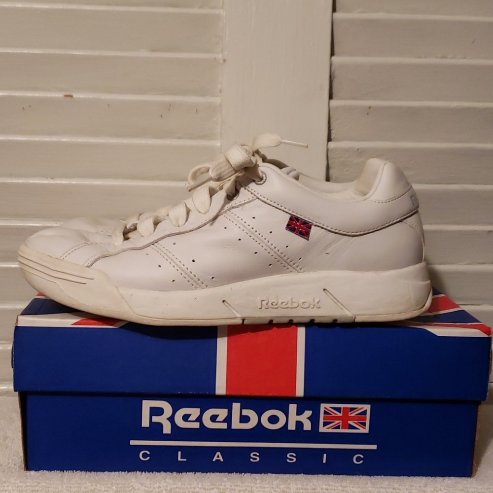 Classic Reebok Sneakers - Picture 3 of 7